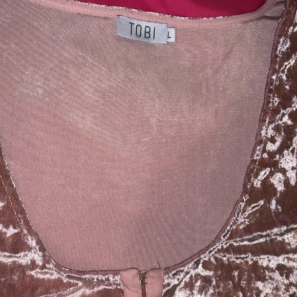 TOBI Velvet Flared Sleeve Clasped Crop Top - Picture 3 of 5